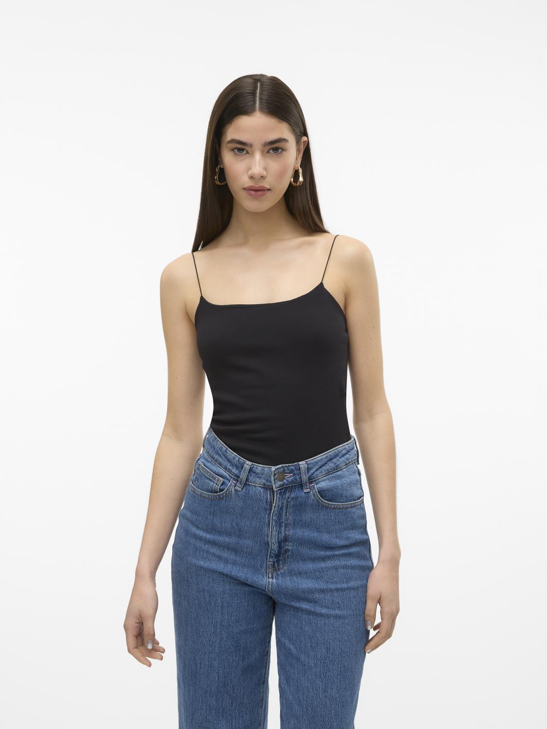 model_shot-front