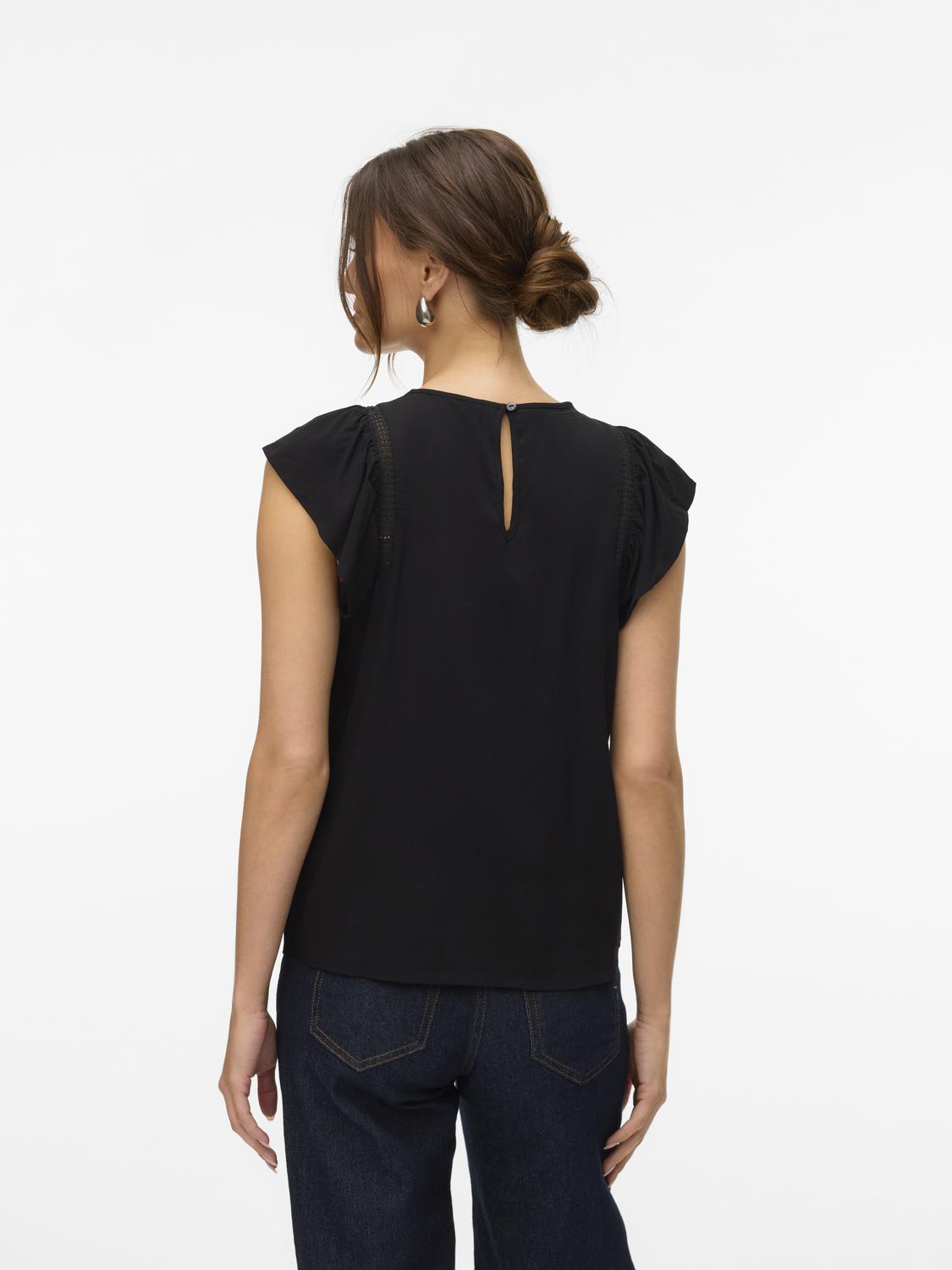 model_shot-back