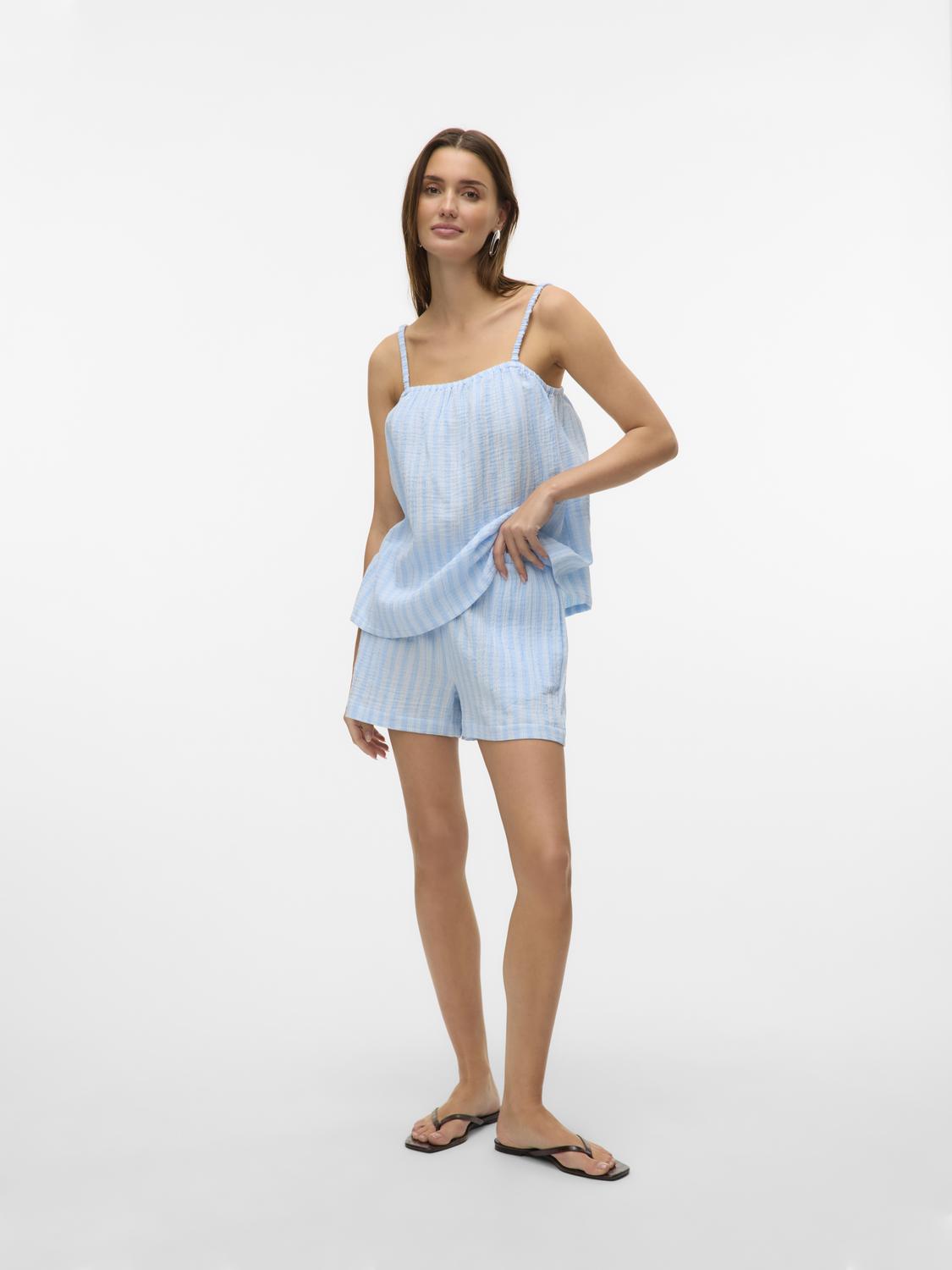 model_shot-front_full