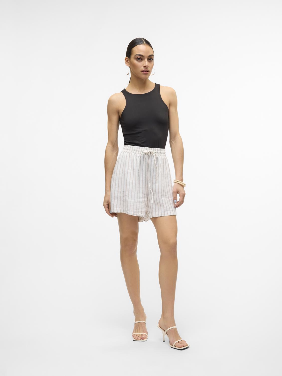 model_shot-front_full