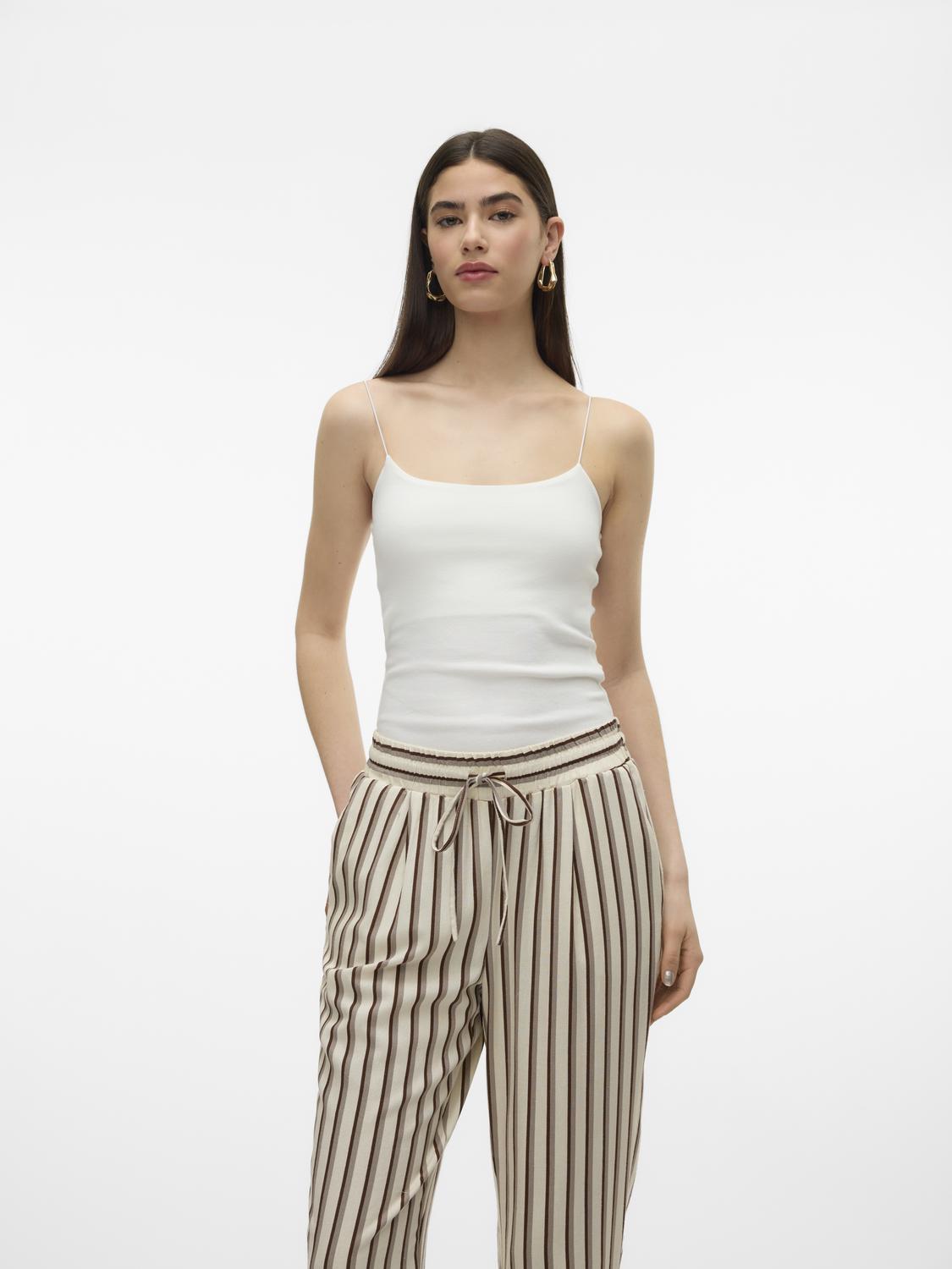 model_shot-front