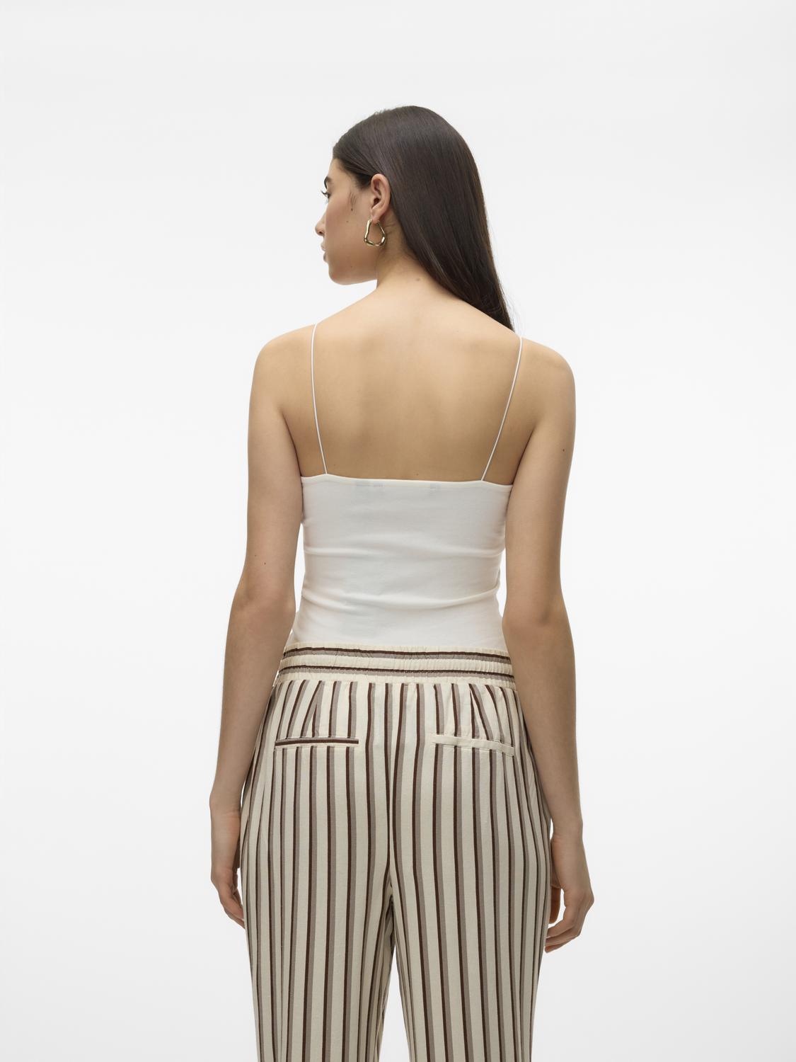 model_shot-back