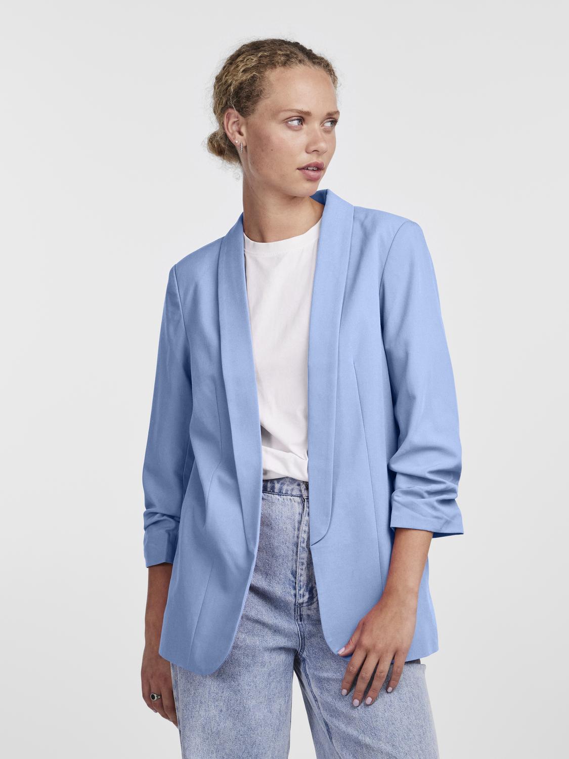 model_shot-front
