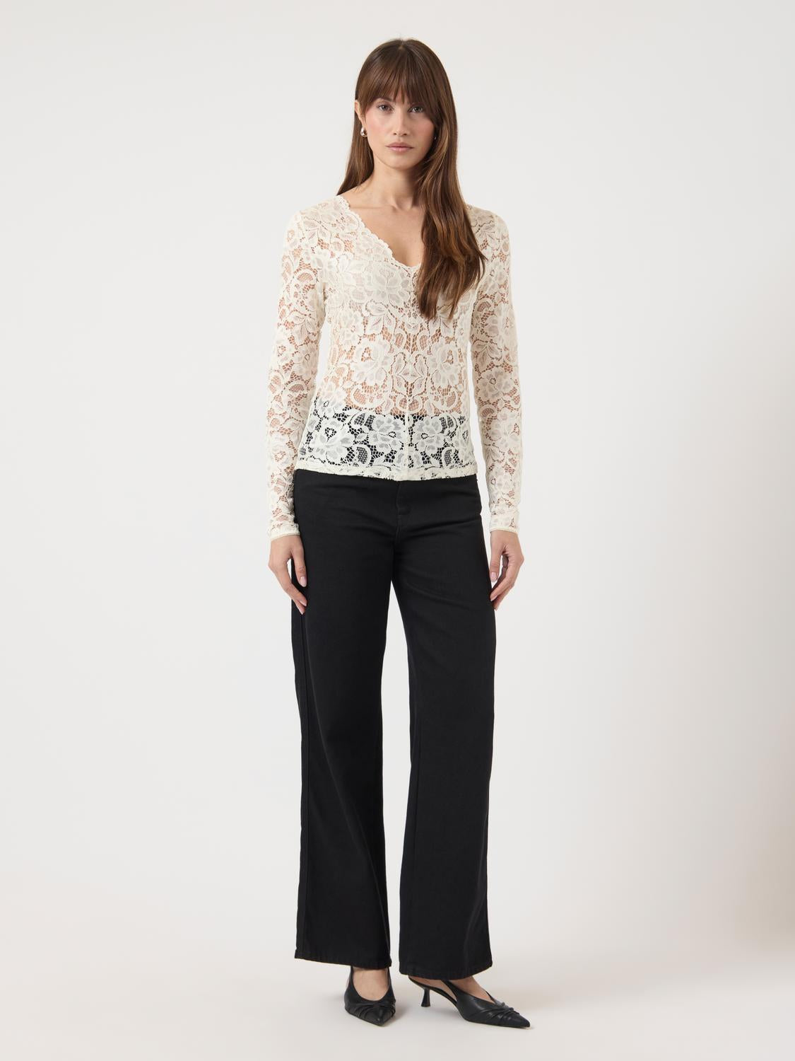 model_shot-front_full