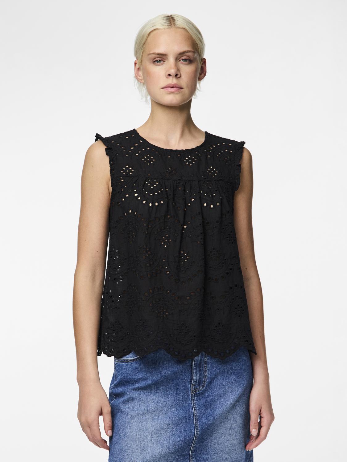 model_shot-front